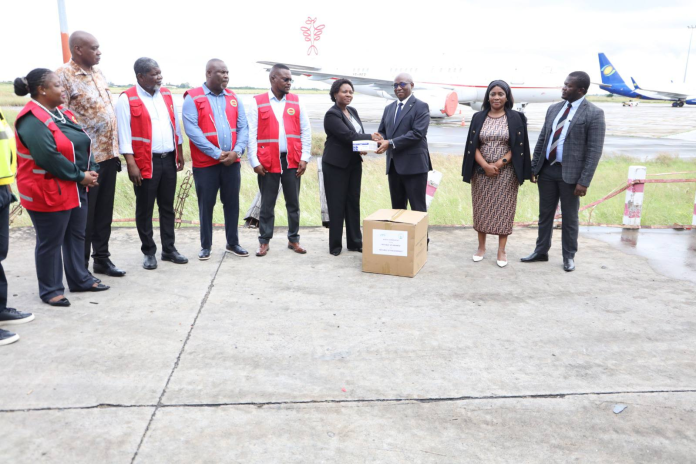 GOVERNO DO RUANDA DOA 20 TONELADAS DE AJUDA HUMANITÁRIA ÀS VÍTIMAS DAS CHEIAS