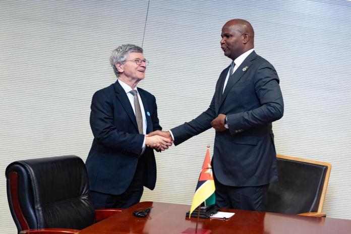 JEFFREY SACHS PROJETA MOÇAMBIQUE COMO ECONOMIA DESENVOLVIDA EM 25 ANOS