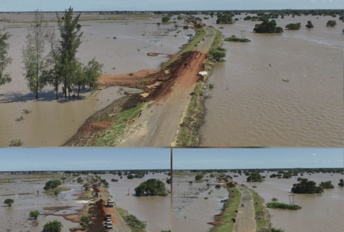 MOÇAMBIQUE VOLTA A ESTAR LIGADO POR ESTRADA APÓS TRÊS SEMANAS DE INTERRUPÇÃO