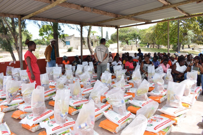MUNICÍPIO DE MARRACUENE ENTREGA 250 KITS DE ALIMENTAÇÃO A FAMÍLIAS DE MACANETA