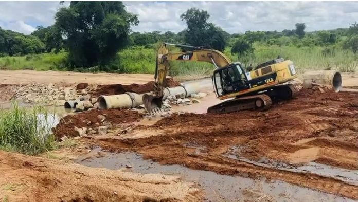 OBRAS DE REPOSIÇÃO AVANÇAM NA ESTRADA NAMETIL/ANGOCHE APÓS DANOS CAUSADOS PELA CHUVA