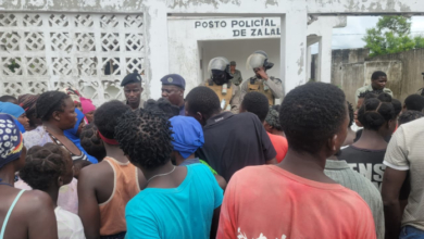 POPULAÇÃO AMOTINA-SE NO POSTO POLICIAL DE ZALALA E EXIGE LIBERTAÇÃO DE DOIS CURANDEIROS