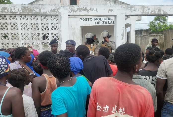 POPULAÇÃO AMOTINA-SE NO POSTO POLICIAL DE ZALALA E EXIGE LIBERTAÇÃO DE DOIS CURANDEIROS