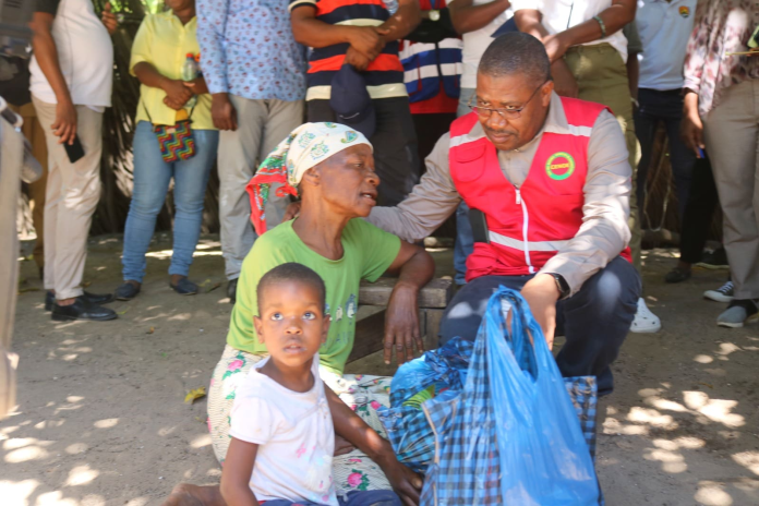 Visita do Secretário de Estado às Comunidades Afectadas em Maputo