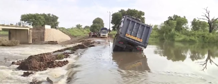 CHUVA E OBRAS INACABADAS NO RIO MOVENE ISOLAM TRÊS DISTRITOS EM MAPUTO