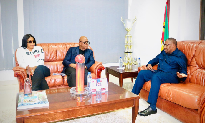 SECRETÁRIO DE ESTADO NA CIDADE DE MAPUTO APRESENTA OPORTUNIDADES DE INVESTIMENTO A GRUPO NIGERIANO