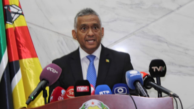GOVERNO DIZ QUE REGALIAS VISAM GARANTIR A DIGNIDADE DOS ANTIGOS PRESIDENTES E NEGOCEIA NOVO CONTRATO COM A KENMARE 