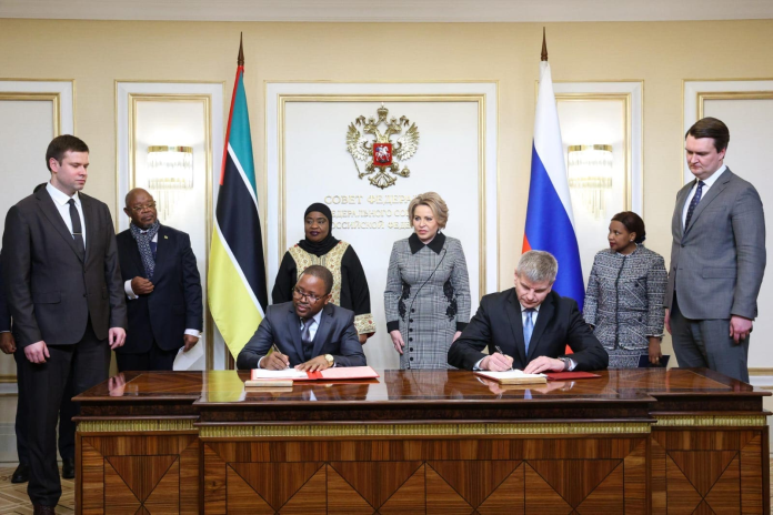 MOÇAMBIQUE E RÚSSIA SELAM ACORDO PARA MODERNIZAR COOPERAÇÃO PARLAMENTAR ATÉ 2027 