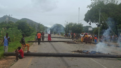 MULHERES “AGITAM” NAMPULA POR ALEGADA DEMORA NA CHEGADA DE CAPULANAS DO “7 DE ABRIL”