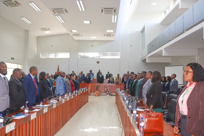 Maputo Assembly Approves 20% Hike in Interdistrict Bus Fares