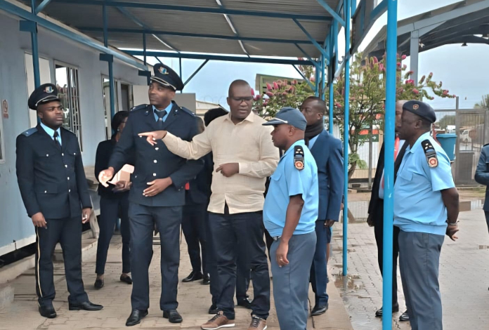 Visita do Presidente da Autoridade Tributária em Moçambique