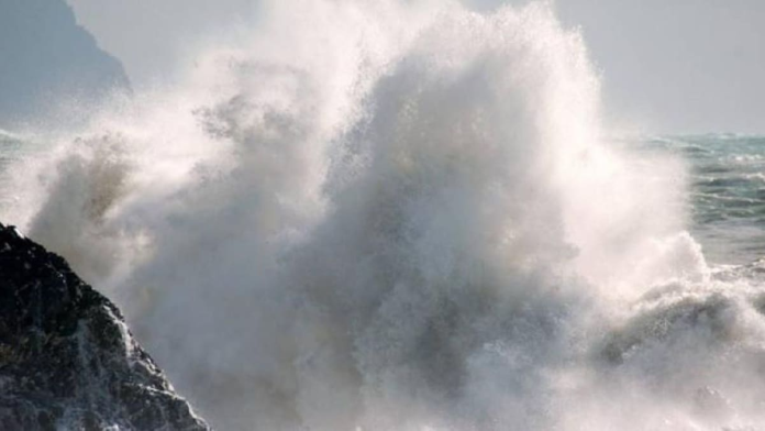 INAM alerta para mau tempo no sul do país com rajadas de vento e ondas de quatro metros 