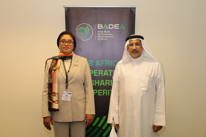 Ministra das Finanças e Presidente do BADEA reforçam cooperação em Baku 
