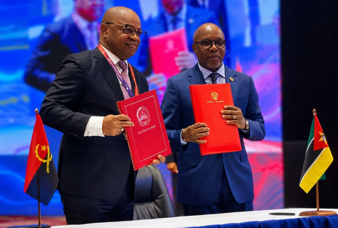 Moçambique e Angola assinam memorando de cooperação no sector das comunicações